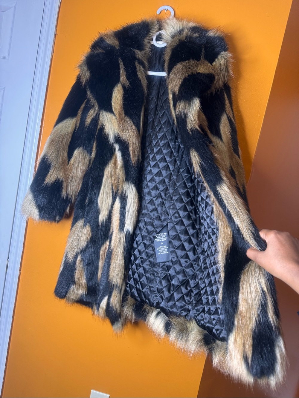 NWOT Alice + Olivia Yetta Faux Fur Coat In Black Medium Brown. Size S - Picture 15 of 16